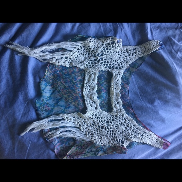 !! Chiffon Summer Blouse w/ Crotchet Back !! - Picture 5 of 6